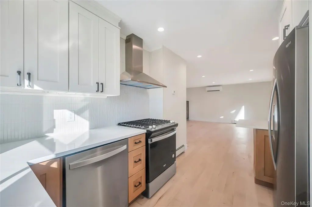 732 Woodside Drive Wantagh NY 11793