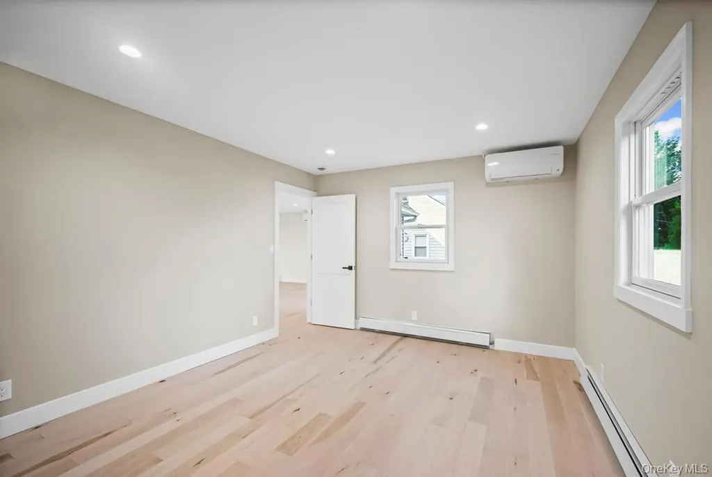 732 Woodside Drive Wantagh NY 11793