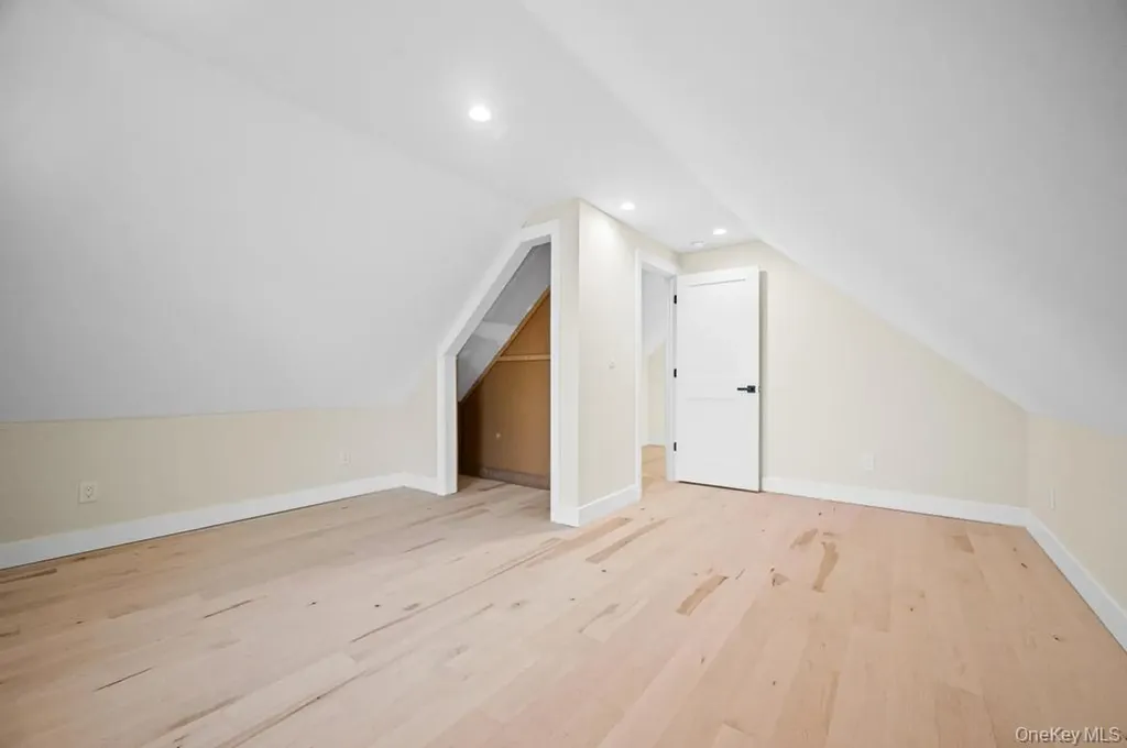 732 Woodside Drive Wantagh NY 11793