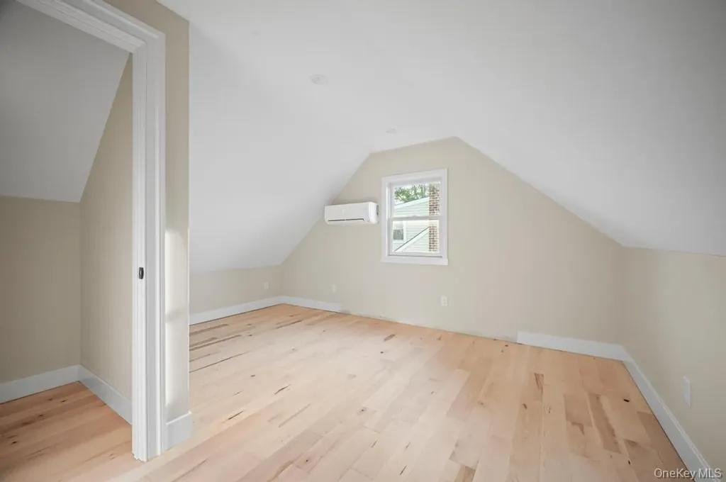 732 Woodside Drive Wantagh NY 11793