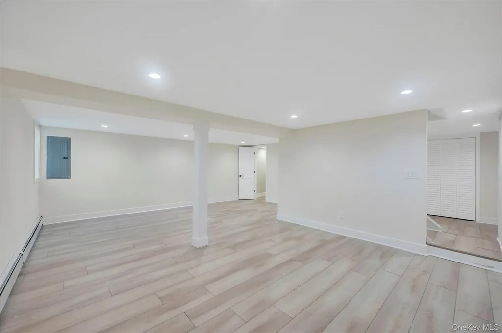 732 Woodside Drive Wantagh NY 11793