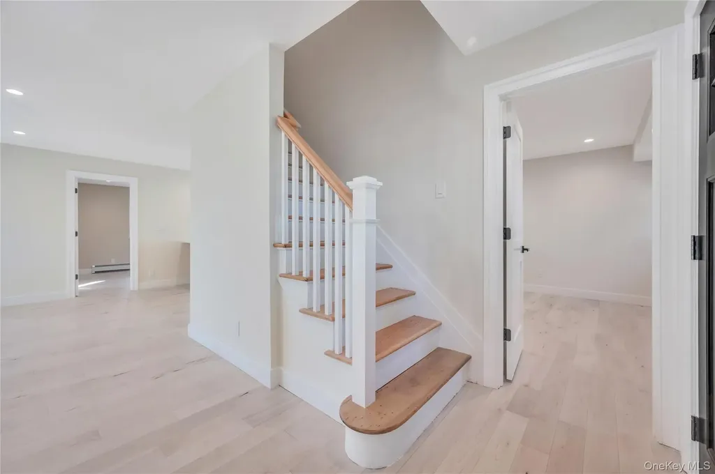 732 Woodside Drive Wantagh NY 11793