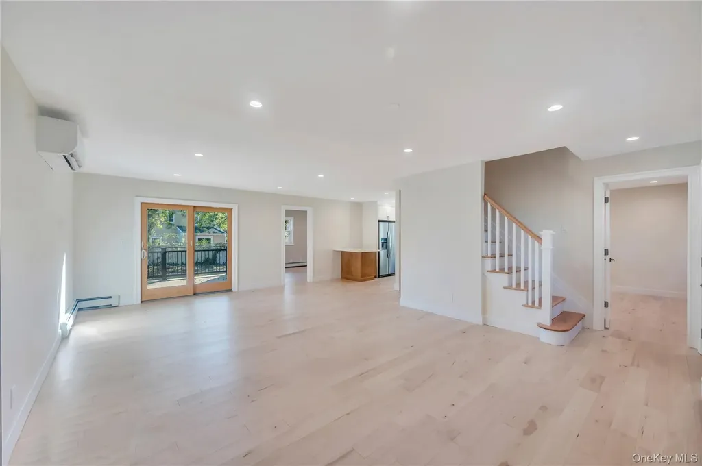 732 Woodside Drive Wantagh NY 11793