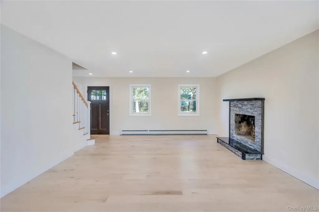 732 Woodside Drive Wantagh NY 11793