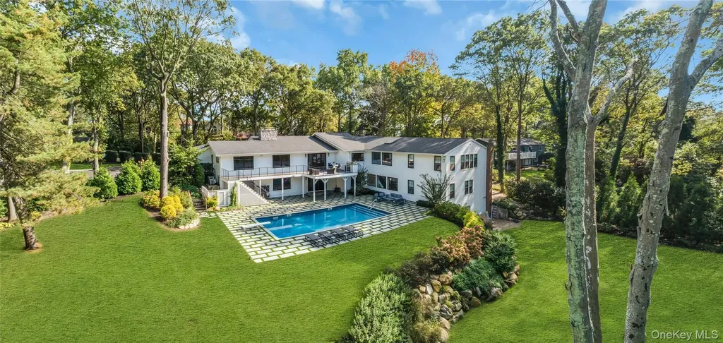 4 Treeview Drive Melville NY 11747