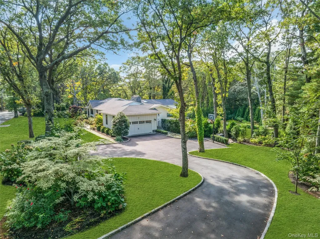 4 Treeview Drive Melville NY 11747