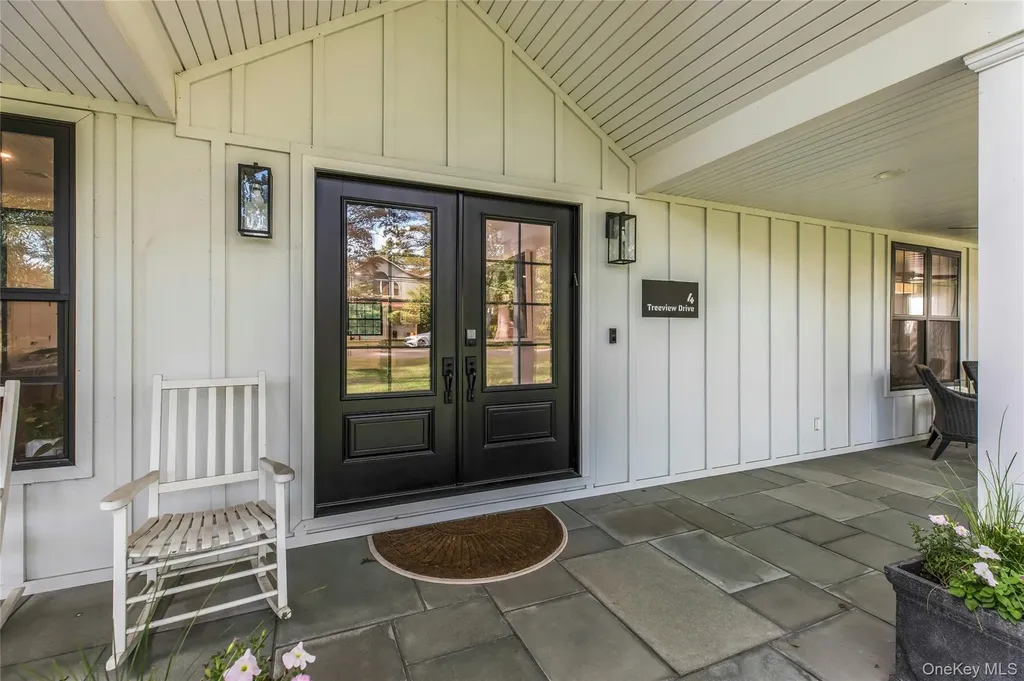 4 Treeview Drive Melville NY 11747