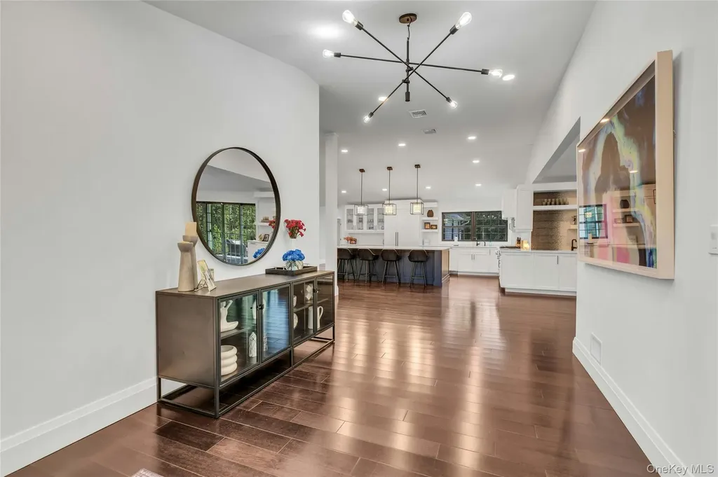 4 Treeview Drive Melville NY 11747