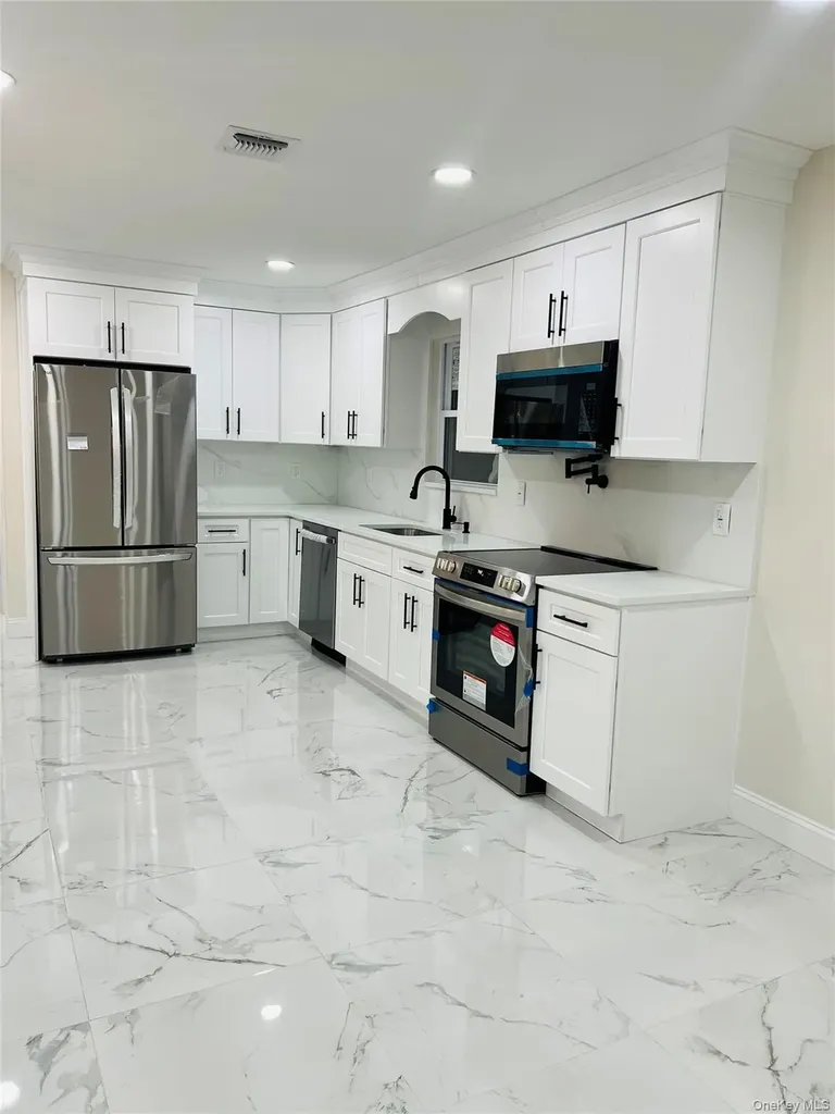 107 Sequoia Drive Coram NY 11727