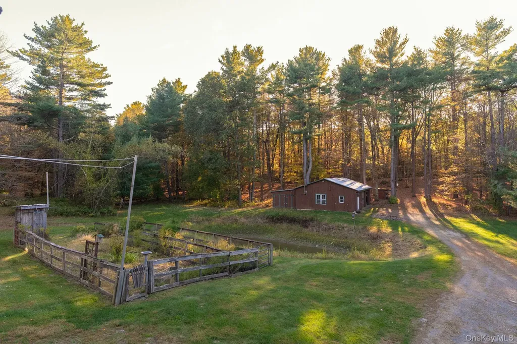 77 Merwin Lake Road Kinderhook NY 12106