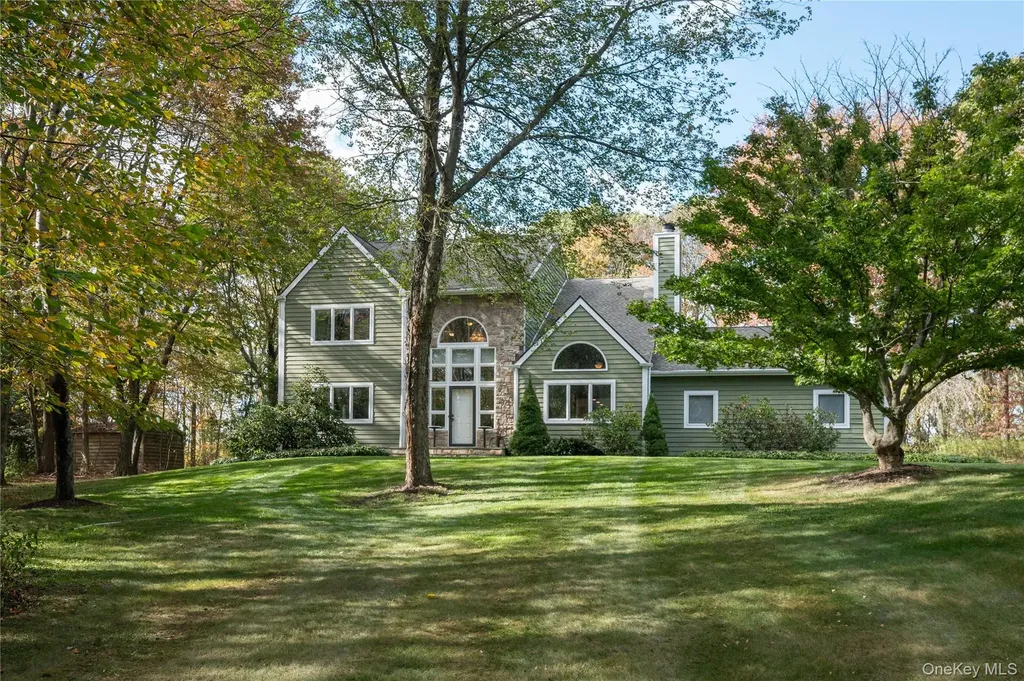 151 Oak Ridge Circle Mahopac NY 10541