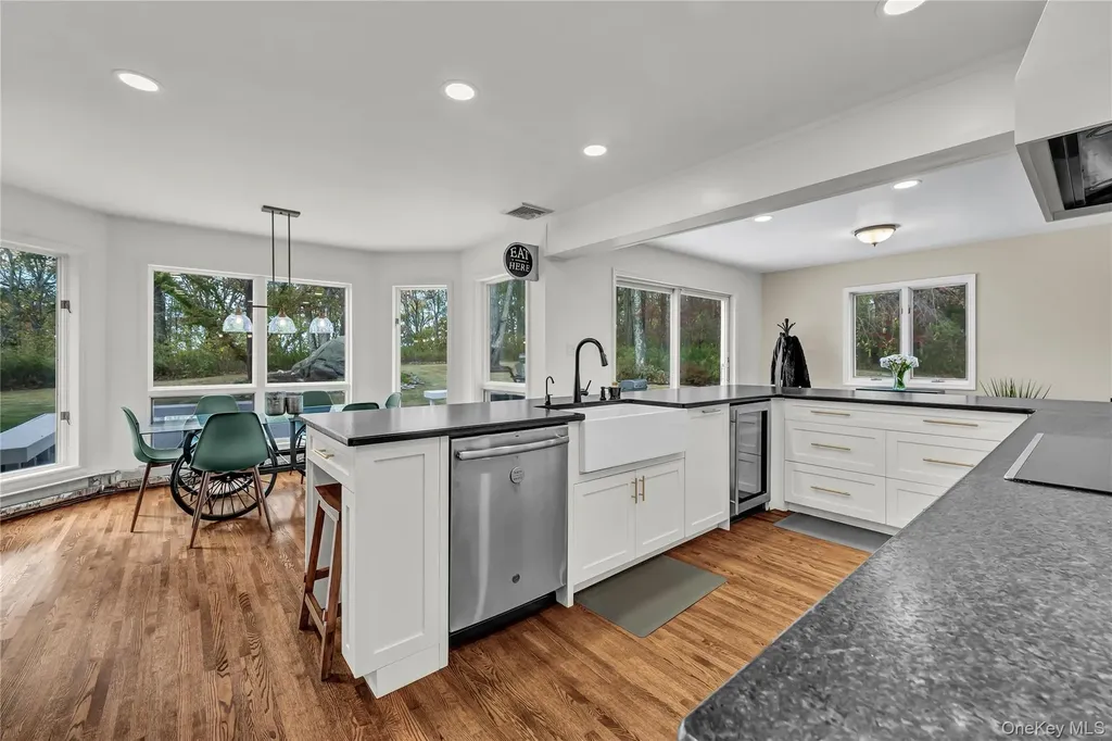 151 Oak Ridge Circle Mahopac NY 10541