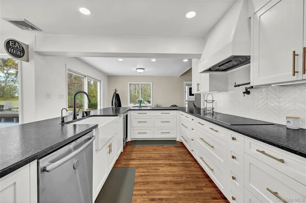151 Oak Ridge Circle Mahopac NY 10541
