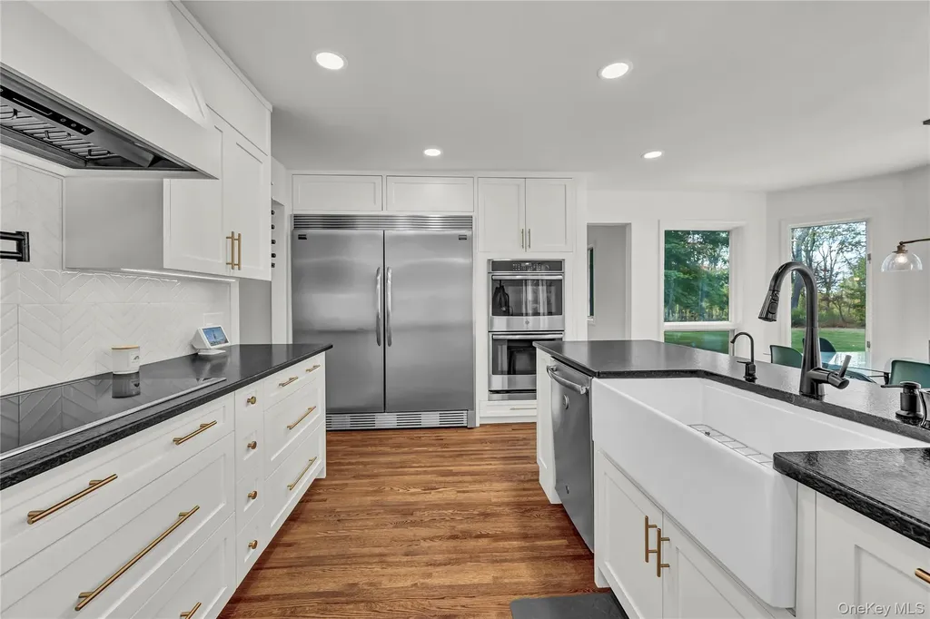 151 Oak Ridge Circle Mahopac NY 10541