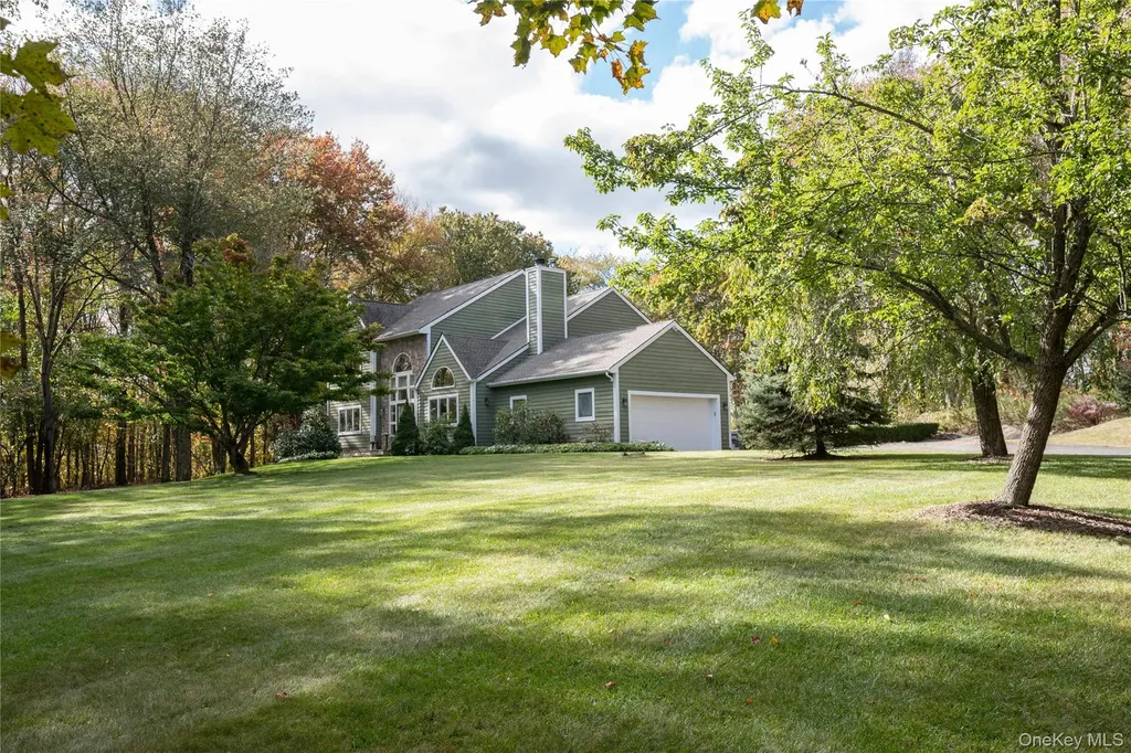151 Oak Ridge Circle Mahopac NY 10541