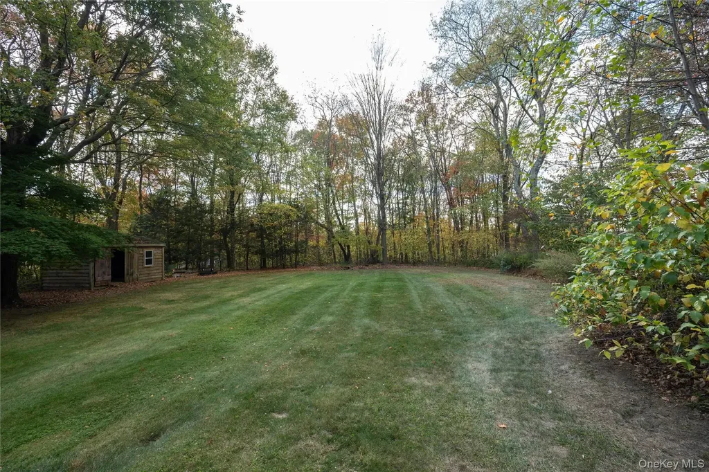 151 Oak Ridge Circle Mahopac NY 10541