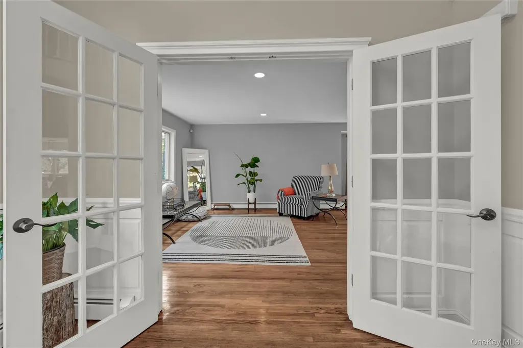 151 Oak Ridge Circle Mahopac NY 10541