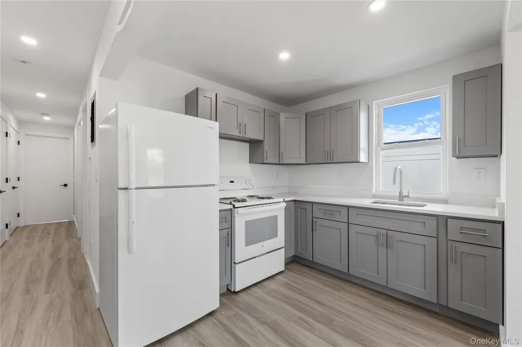 3528 Tiemann Avenue Bronx NY 10469