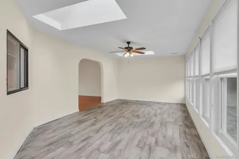 92 Barrett Avenue Bayport NY 11705