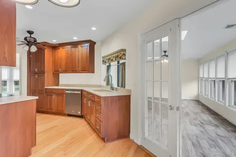 92 Barrett Avenue Bayport NY 11705