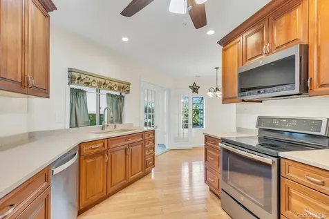 92 Barrett Avenue Bayport NY 11705