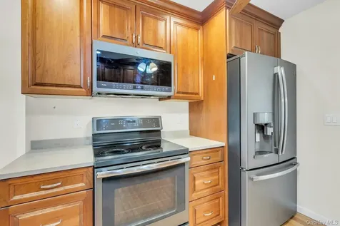 92 Barrett Avenue Bayport NY 11705