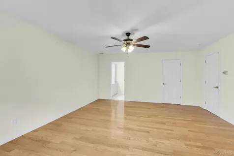 92 Barrett Avenue Bayport NY 11705