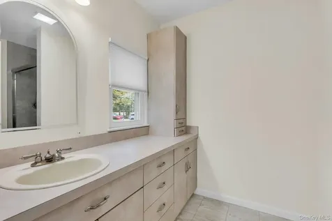 92 Barrett Avenue Bayport NY 11705