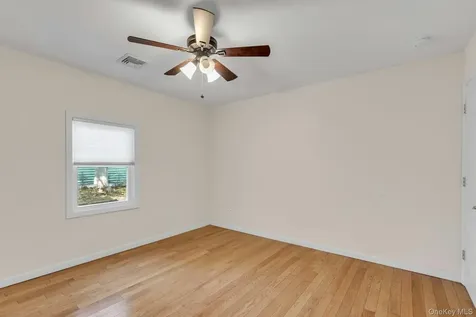 92 Barrett Avenue Bayport NY 11705