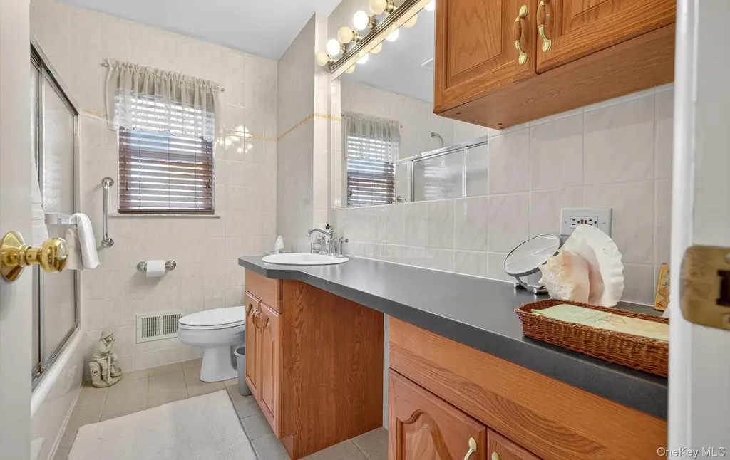 1 Marlowe Place Greenlawn NY 11740