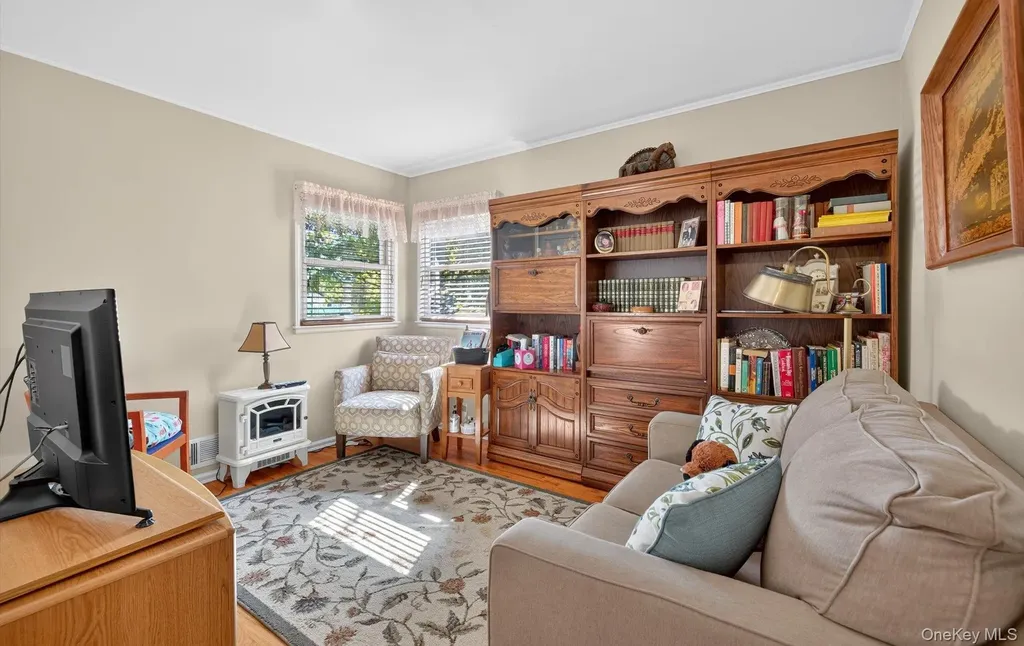 1 Marlowe Place Greenlawn NY 11740