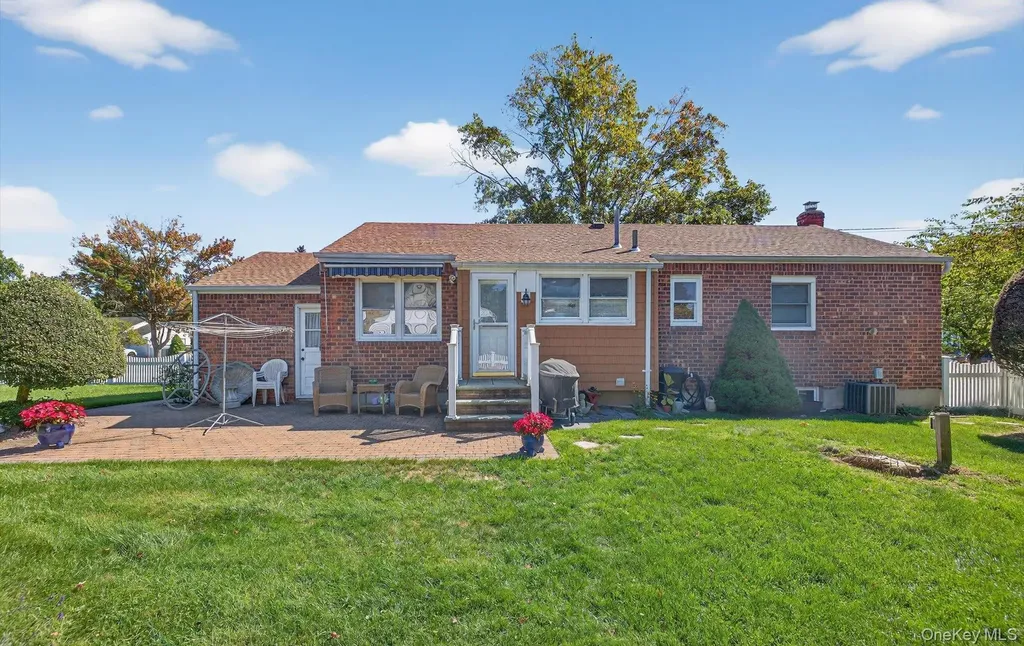 1 Marlowe Place Greenlawn NY 11740