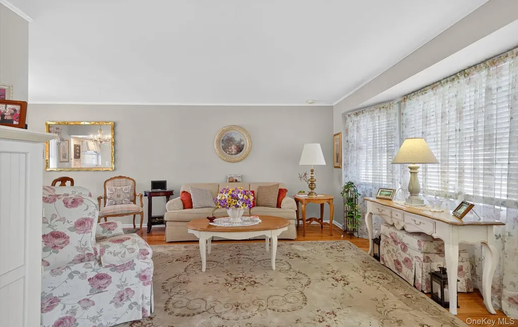 1 Marlowe Place Greenlawn NY 11740