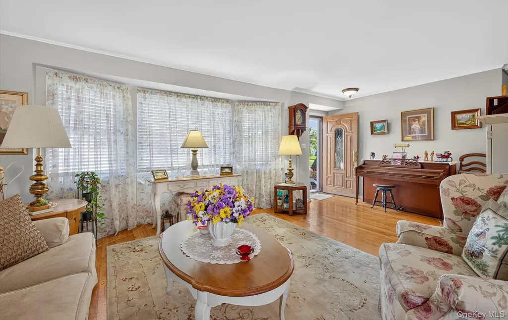 1 Marlowe Place Greenlawn NY 11740