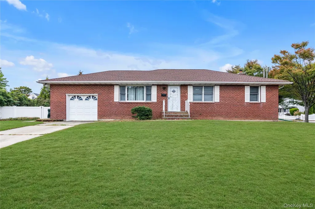 459 Albany Avenue Lindenhurst NY 11757
