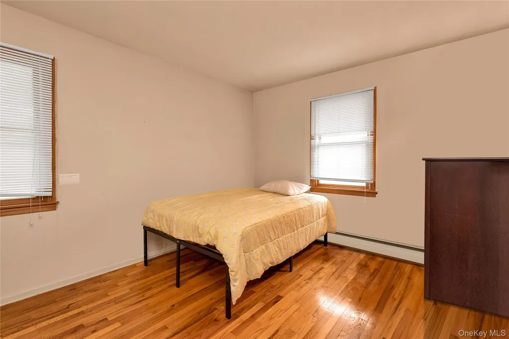 459 Albany Avenue Lindenhurst NY 11757