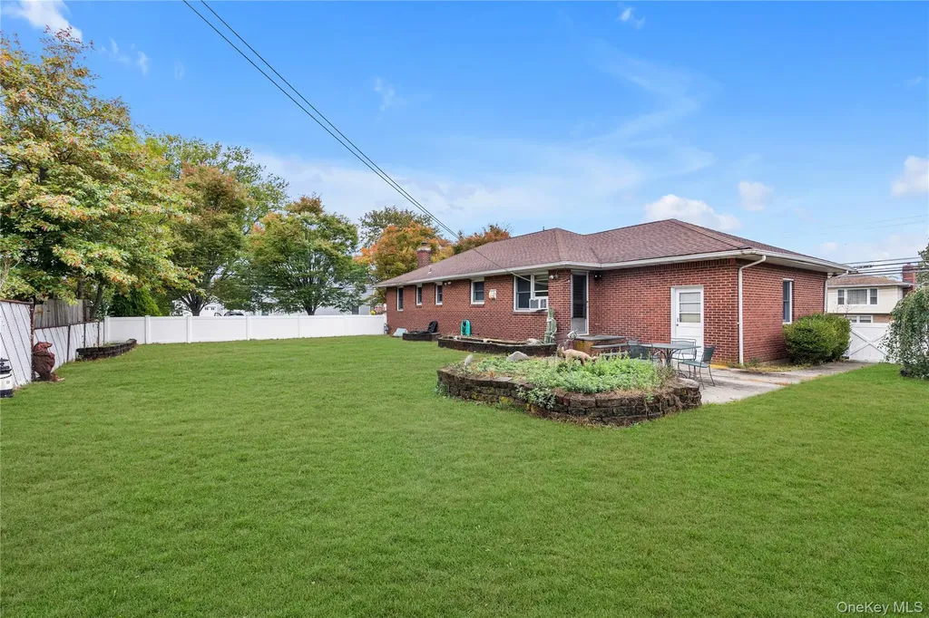459 Albany Avenue Lindenhurst NY 11757