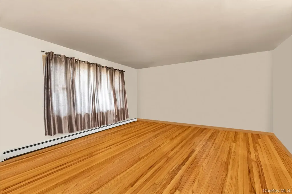459 Albany Avenue Lindenhurst NY 11757