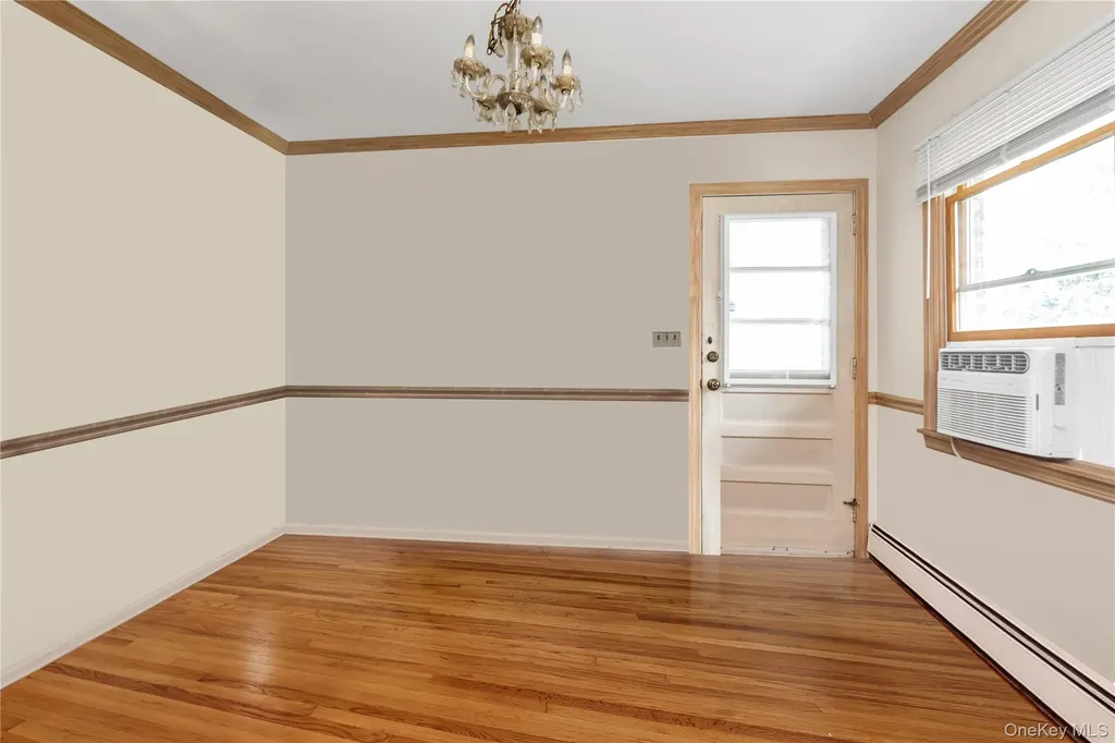 459 Albany Avenue Lindenhurst NY 11757