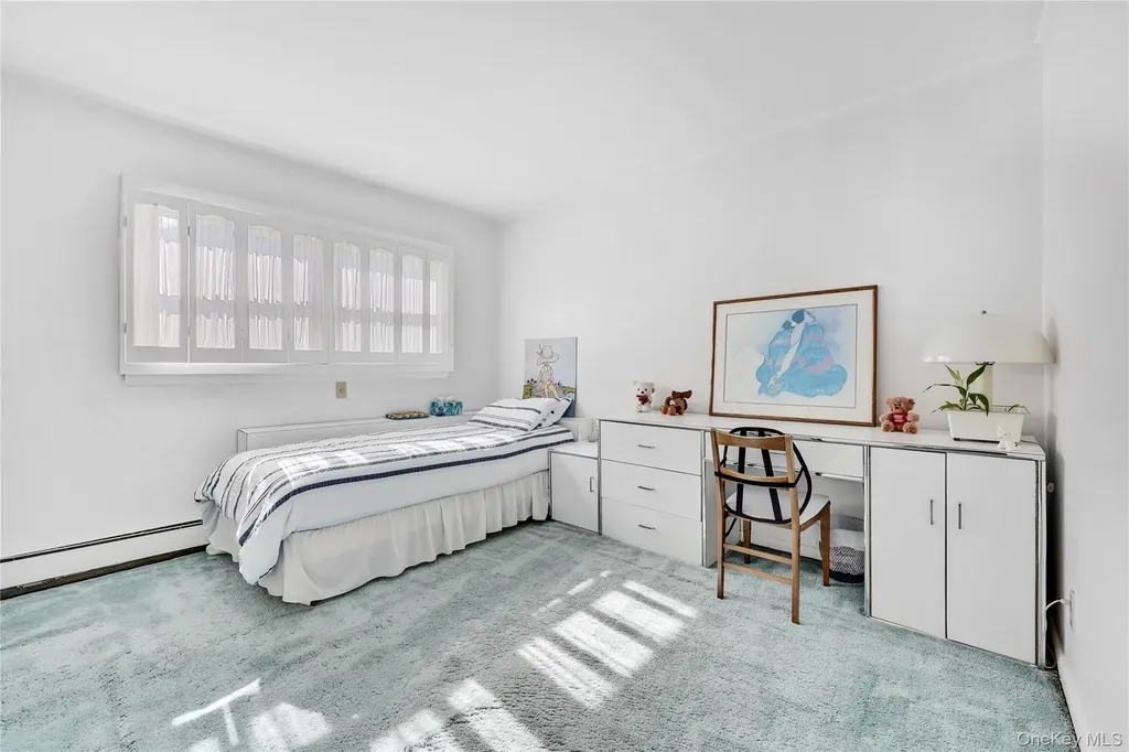 7 Park Circle Cedarhurst NY 11516