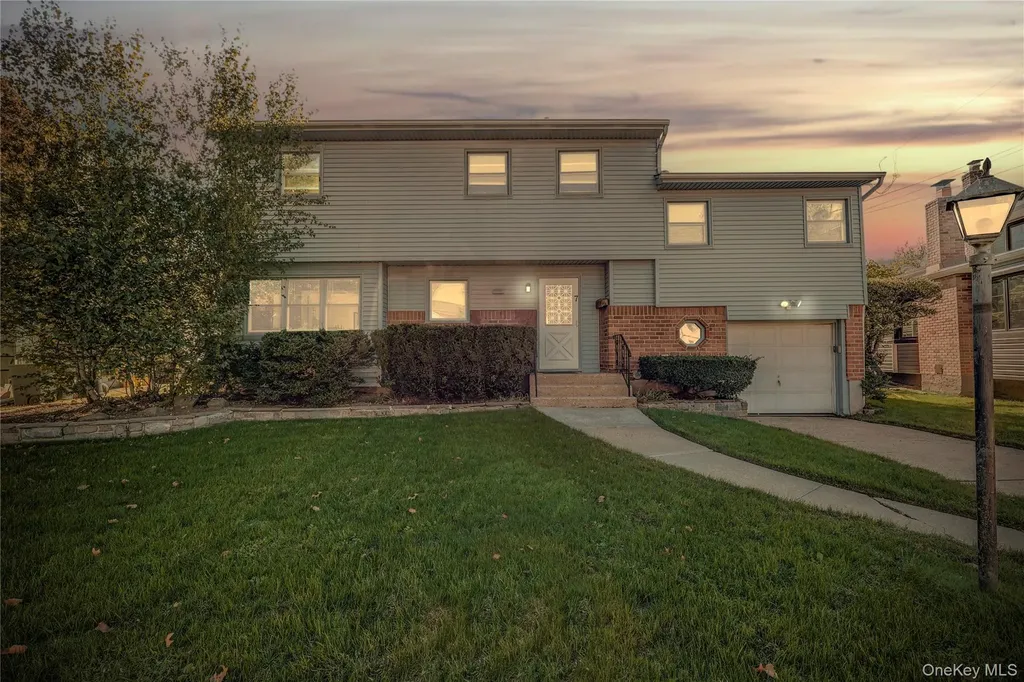 7 Park Circle Cedarhurst NY 11516