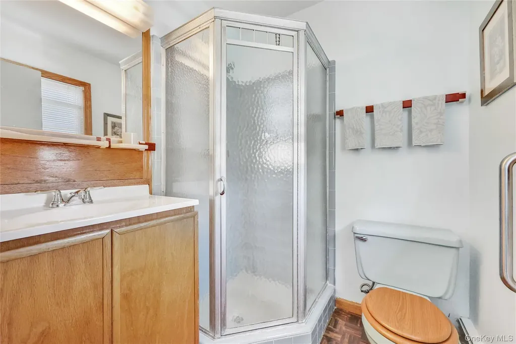 7 Park Circle Cedarhurst NY 11516