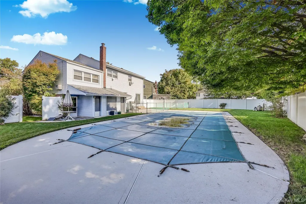 7 Park Circle Cedarhurst NY 11516