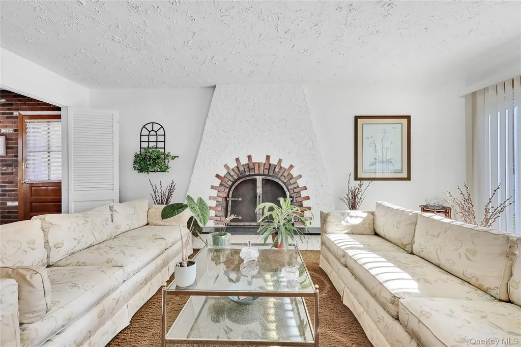 7 Park Circle Cedarhurst NY 11516