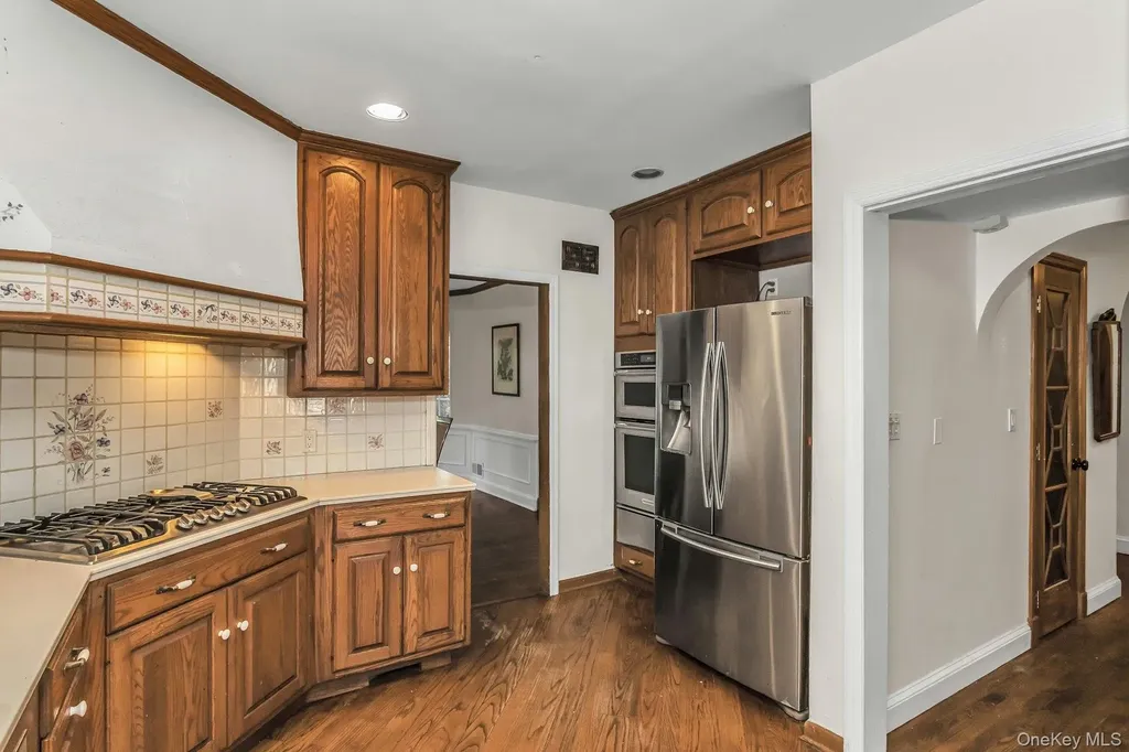 10 Soundview Crest Manhasset NY 11030