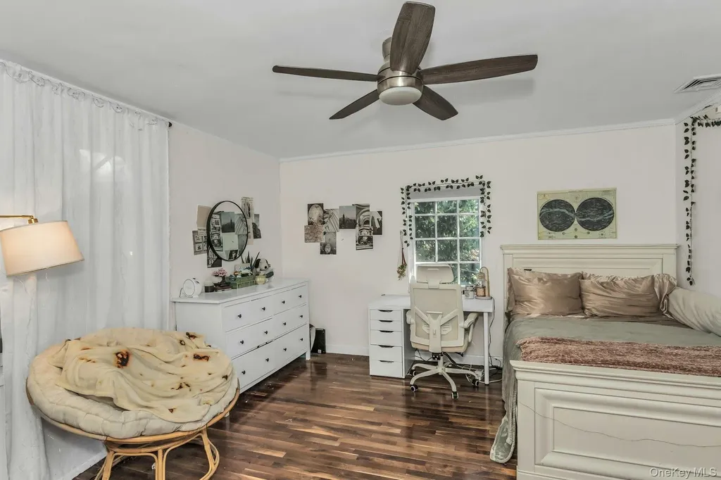 10 Soundview Crest Manhasset NY 11030