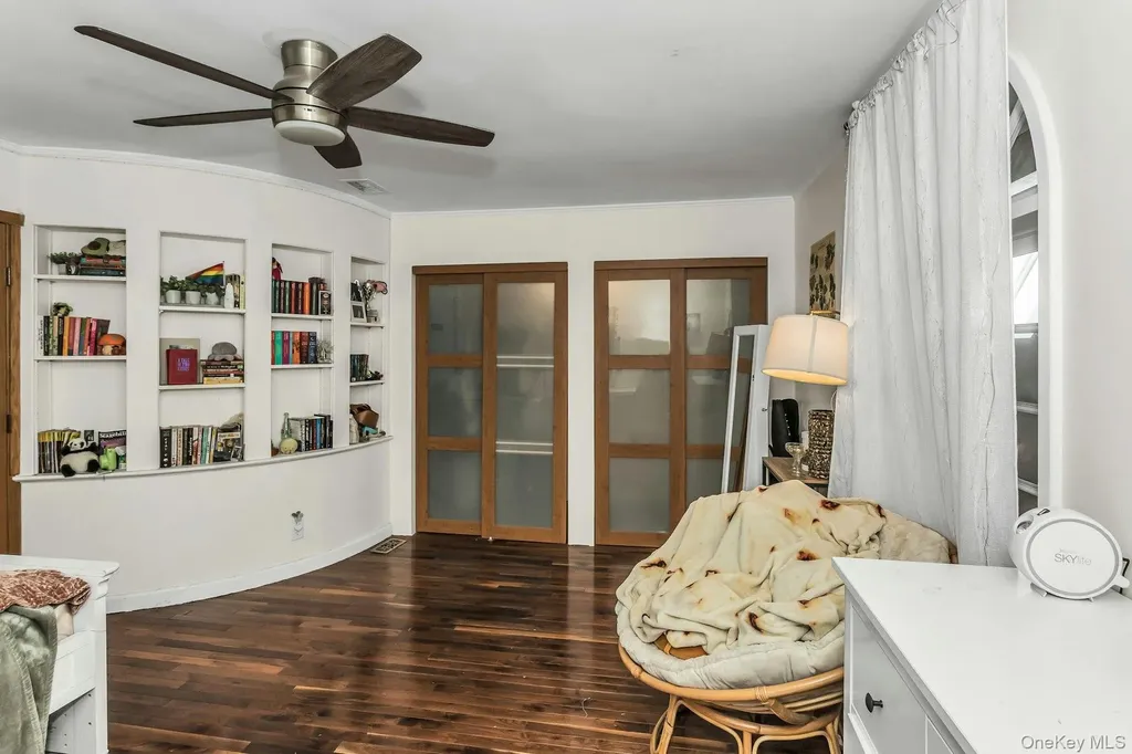 10 Soundview Crest Manhasset NY 11030