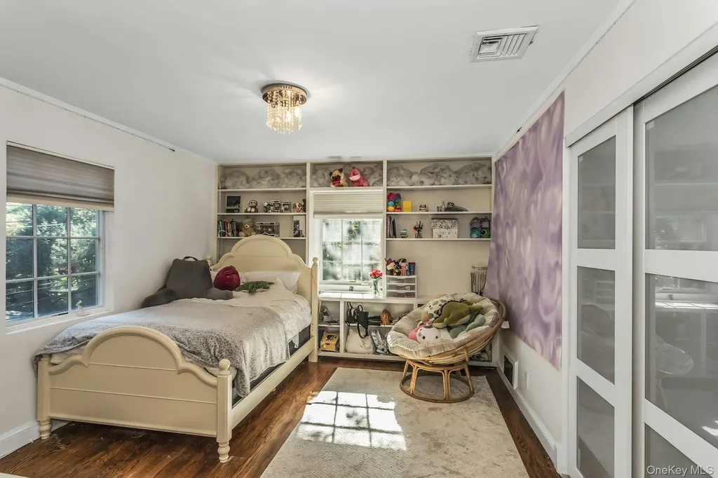 10 Soundview Crest Manhasset NY 11030