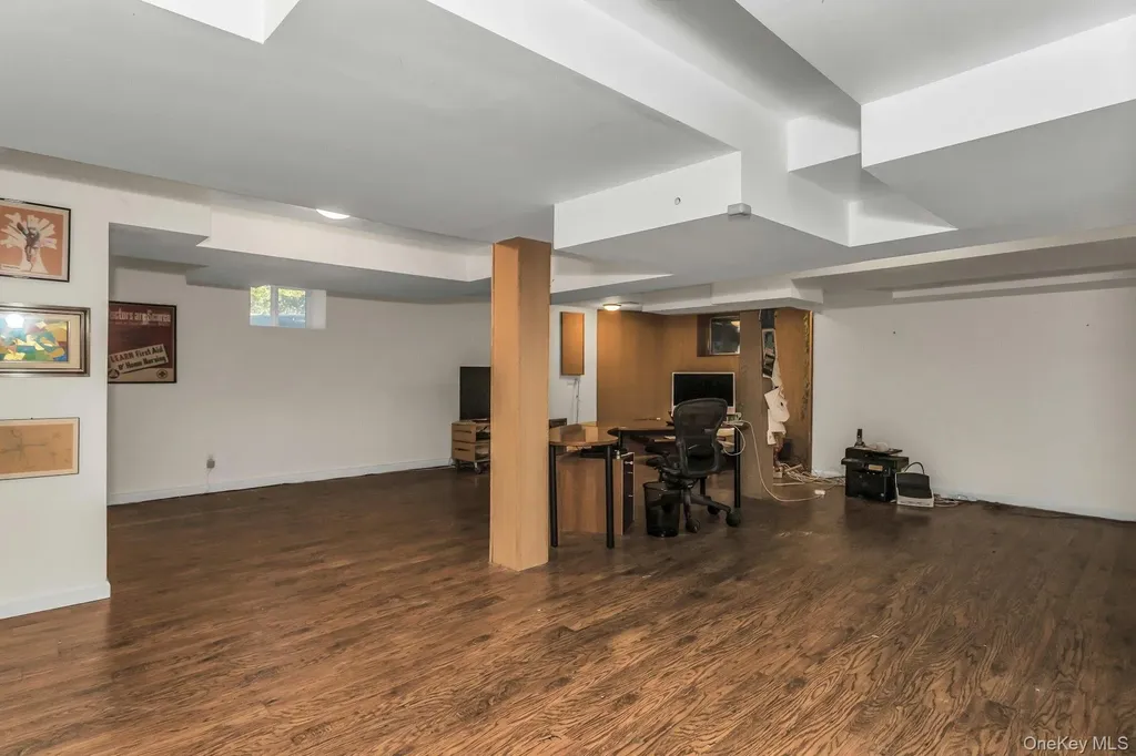 10 Soundview Crest Manhasset NY 11030