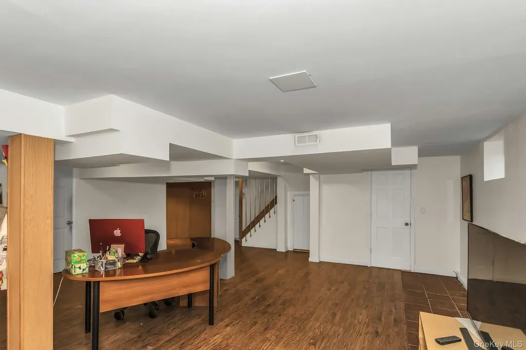 10 Soundview Crest Manhasset NY 11030